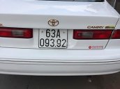 Bán xe Toyota Camry sản xuất 1998, màu trắng, nhập khẩu  