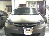 Nhà đi cần bán chiếc Toyota Sienna 8 chỗ, số tự động, nhập Mỹ nguyên chiếc, giá tốt, đi 100.000km