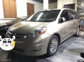 Nhà đi cần bán chiếc Toyota Sienna 8 chỗ, số tự động, nhập Mỹ nguyên chiếc, giá tốt, đi 100.000km