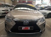 Bán xe Toyota Camry 2.0E đời 2016, trang bị full phụ kiện, có độ cản trước Lexus, giá phù hợp với khách hàng doanh nhân