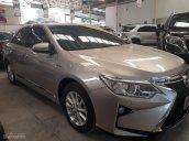 Bán xe Toyota Camry 2.0E đời 2016, trang bị full phụ kiện, có độ cản trước Lexus, giá phù hợp với khách hàng doanh nhân