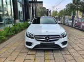 Bán xe Mercedes E300 trắng 2017, trả trước 800 triệu nhận xe ngay