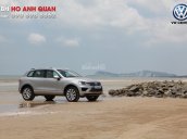 Bán Touareg bạc - SUV gầm cao nhập khẩu chính hãng Volkswagen, xe giao ngay - Hotline: 090.898.8862