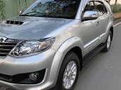 Cần bán lại xe Toyota Fortuner 2.5 đời 2013, màu bạc số sàn