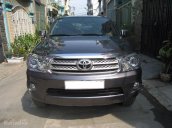 Bán Fortuner 2010 tự động, máy xăng, ghi xám, xe full mới