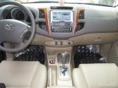 Bán Fortuner 2010 tự động, máy xăng, ghi xám, xe full mới