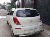 Cần bán Hyundai i20 năm sản xuất 2013, màu trắng