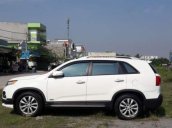 Cần bán gấp Kia Sorento sản xuất năm 2013, màu trắng, giá chỉ 637 triệu