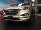 Bán ô tô Hyundai Tucson đời 2018, màu vàng giá tốt