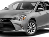 Chính chủ bán Toyota Camry năm sản xuất 2017, màu bạc
