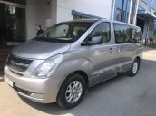 Cần bán xe Hyundai Starex MT sản xuất năm 2014, màu bạc