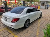 Bán xe Mercedes E300 trắng 2017 chính hãng. Trả trước 800 triệu nhận xe ngay