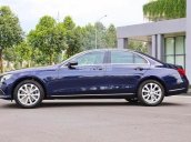 Mercedes E200 hỗ trợ vay cao, tặng bảo hiểm