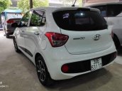 Cần bán lại xe Hyundai Grand i10 1.2 AT 2017, màu trắng, nhập khẩu nguyên chiếc xe gia đình, giá 440tr