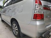 Cần bán xe Toyota Innova MT đời 2015, màu bạc, giá chỉ 585 triệu