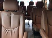 Cần bán gấp Toyota Hiace năm sản xuất 2011, màu bạc