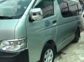 Cần bán gấp Toyota Hiace năm sản xuất 2011, màu bạc