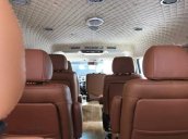 Cần bán gấp Toyota Hiace năm sản xuất 2011, màu bạc