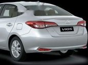 Bán xe Toyota Vios 2018, màu bạc giá cạnh tranh