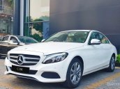 Cần bán xe Mercedes C200 đời 2018, màu trắng, nội thất be