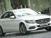 Cần bán xe Mercedes C200 đời 2018, màu trắng, nội thất be