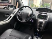 Cần bán lại xe Toyota Yaris đời 2011, màu trắng, nhập khẩu nguyên chiếc 