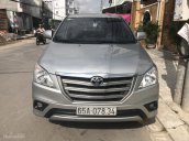 Bán Toyota Innova 2.0E màu bạc, số sàn, sản xuất 12/2015, biển tỉnh, xe sử dụng gia đình