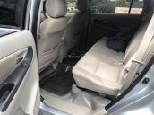 Bán Toyota Innova 2.0E màu bạc, số sàn, sản xuất 12/2015, biển tỉnh, xe sử dụng gia đình