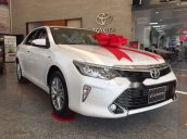 Cần bán Toyota Camry 2.5Q đời 2018, màu trắng