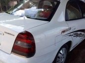 Cần bán xe Daewoo Nubira sản xuất 2000, màu trắng, giá tốt