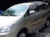 Cần bán gấp Toyota Innova G đời 2010, màu ghi vàng chính chủ