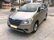 Cần bán xe Toyota Innova 2014 số sàn, màu vàng cát