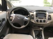 Cần bán xe Toyota Innova 2014 số sàn, màu vàng cát