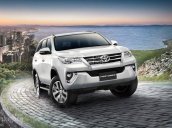 Bán Fortuner 2.7V 4x2 trắng ngọc trai, máy xăng số tự động