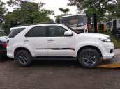 Cần bán xe Toyota Fortuner đời 2016, màu trắng