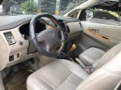 Cần bán gấp Toyota Innova G 2010, màu bạc số sàn