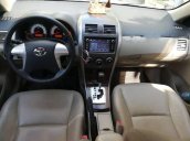 Cần bán Toyota Corolla altis đời 2011, màu bạc số tự động