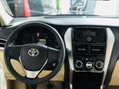 Bán ô tô Toyota Vios đời 2018, màu vàng giá tốt