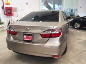 Bán ô tô Toyota Camry 2.0E 2016, màu vàng, xe nhập