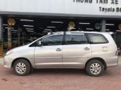 Cần bán gấp Toyota Innova G 2010, màu bạc số sàn