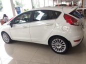 Cần bán xe Ford Fiesta đời 2018, màu trắng giá tốt