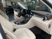 Bán Mercedes GLC300 model 2017 màu trắng kem