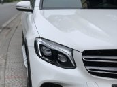 Bán Mercedes GLC300 model 2017 màu trắng kem