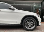 Bán Mercedes GLC300 model 2017 màu trắng kem