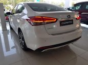 Cần bán xe Kia Cerato đời 2018, màu trắng giá tốt