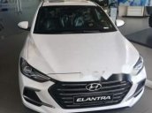 Cần bán xe Hyundai Elantra năm 2018, màu trắng