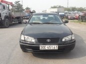 Cần bán lại xe Toyota Camry 2.2 XLi 2000, màu đen