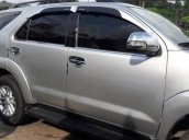 Bán xe Toyota Fortuner 2013, màu bạc số tự động