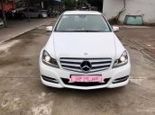 Cần bán lại xe Mercedes C200 đời 2011, màu trắng chính chủ giá cạnh tranh