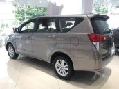 Bán xe Toyota Innova 2018, màu nâu, giá tốt